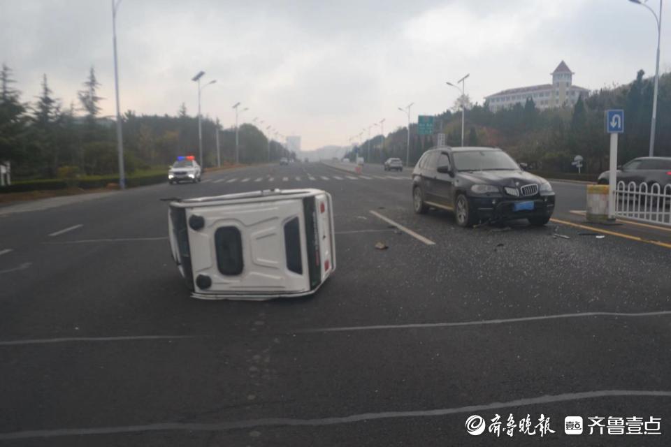 鶴山在線最新車禍?zhǔn)录?bào)道